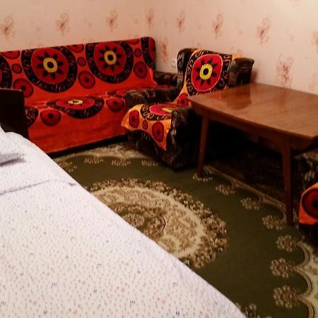 Dusti Apartment Хужанд Екстериор снимка